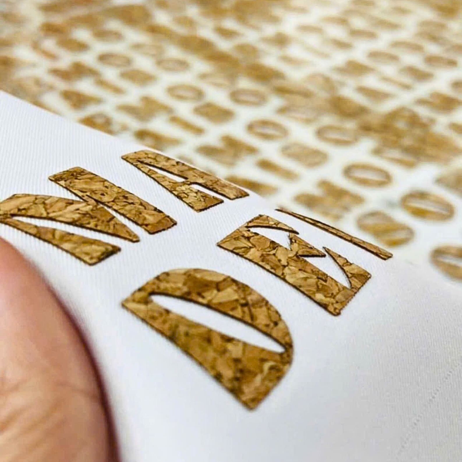nhan-ep-nhiet-wooden-decal-superprint-300x300
